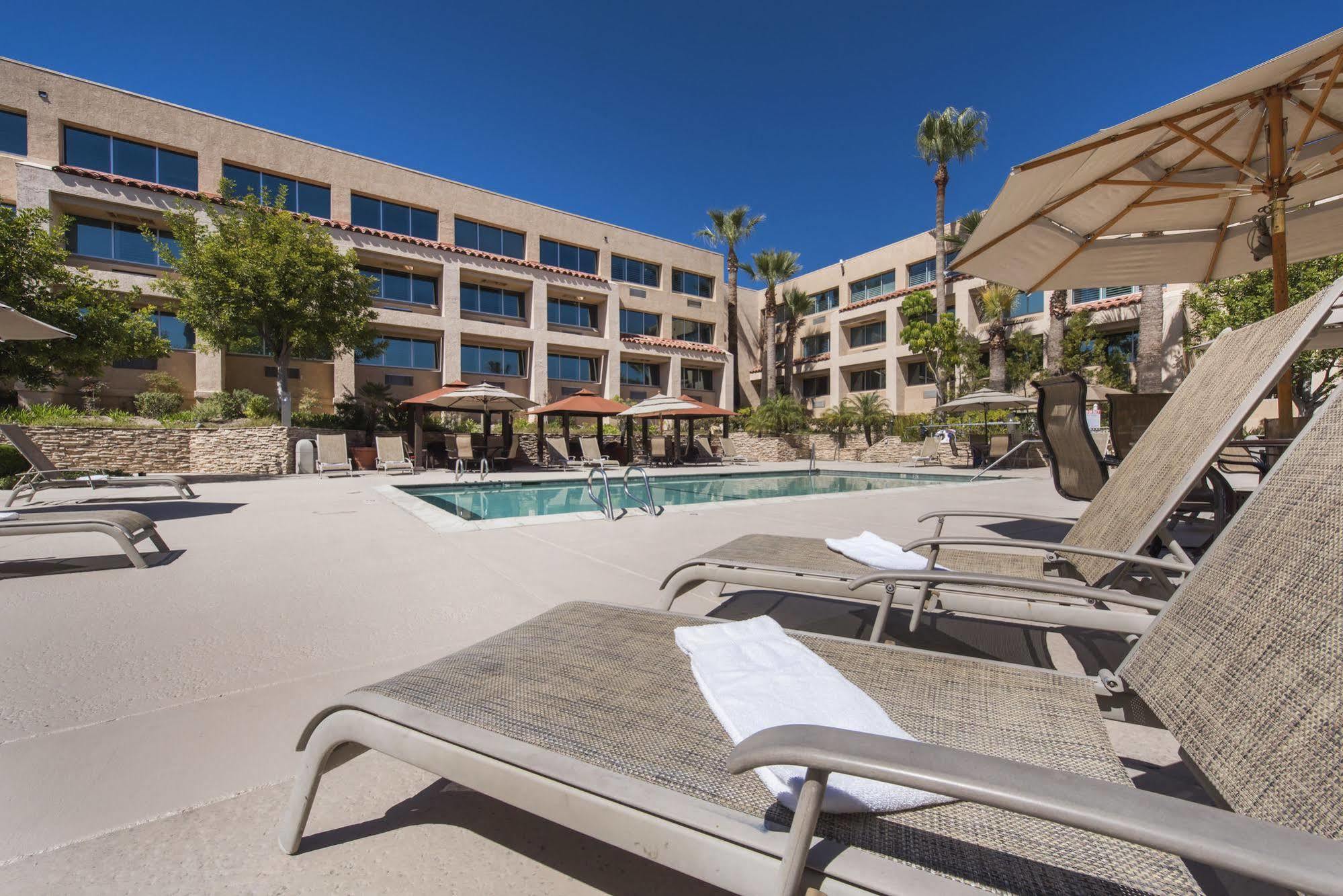 Grand Vista Hotel Simi Valley Esterno foto